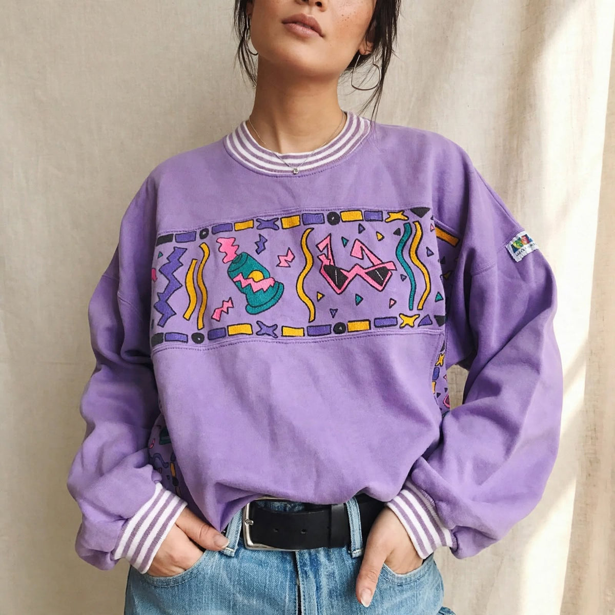 Sweat Vintage Violet « Urban Chic » – L'élégance décontractée