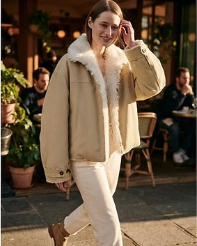 Parka courte en duvet « Rebellious Escape » avec col en fourrure amovible – Chaude et élégante