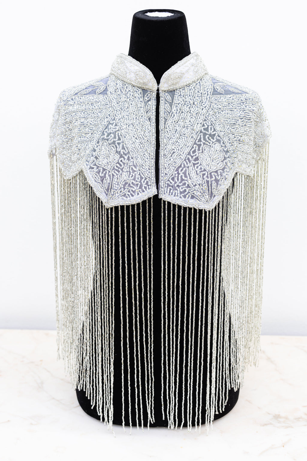 Cape ornée de perles et de cristaux, confectionnée à la main – Taille unique (convient aux tailles 8 à 20 UK) – Cape étincelante-1