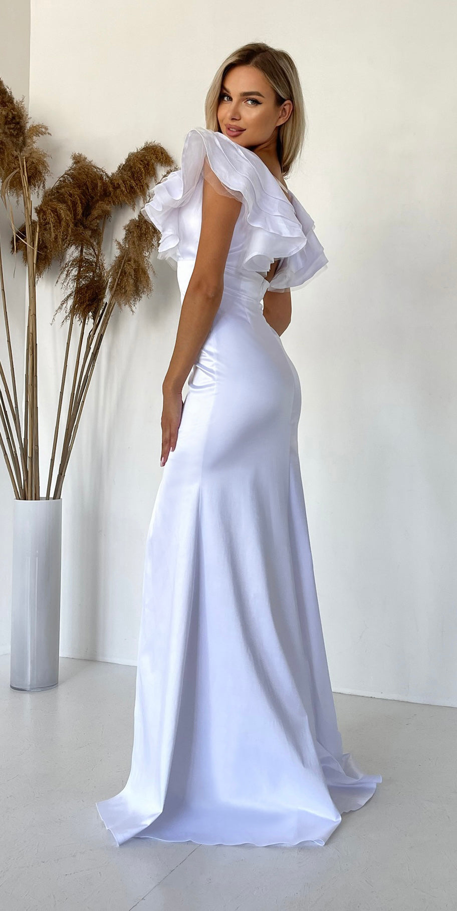 Robe longue en satin violet, dos nu, à volants, robe de demoiselle d'honneur (Royaume-Uni)-11