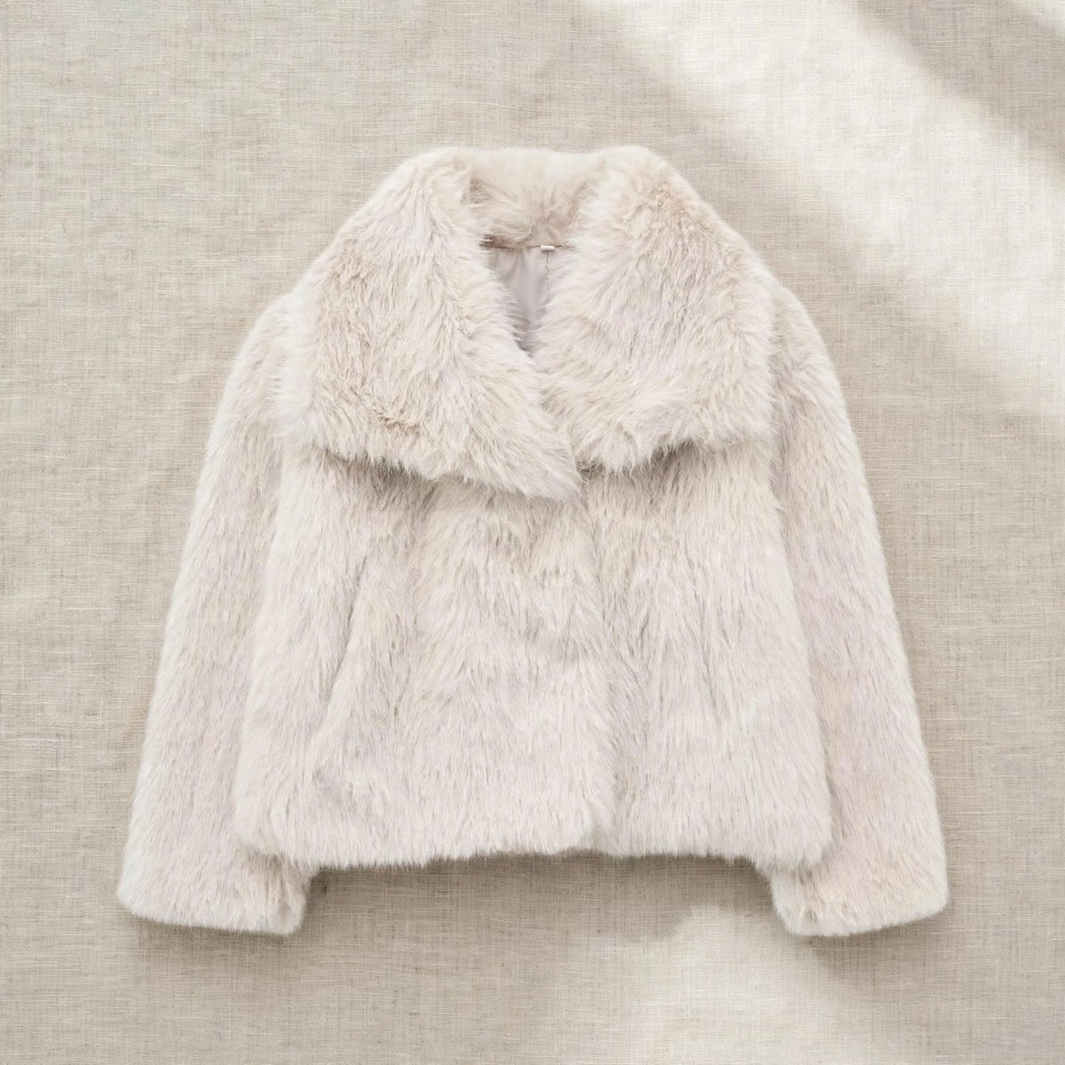 Veste en Fausse Fourrure « Aura » – Élégance Douceur Absolue