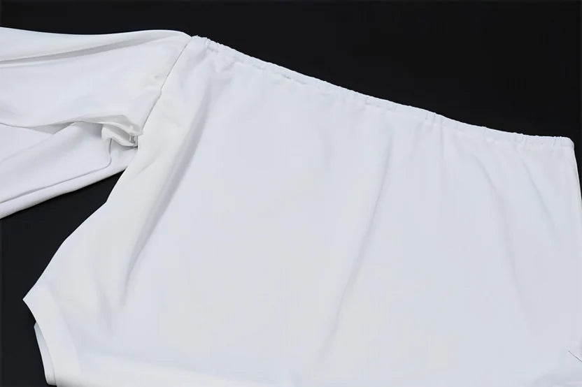 Ensemble maillot de bain à épaules dénudées et fente haute