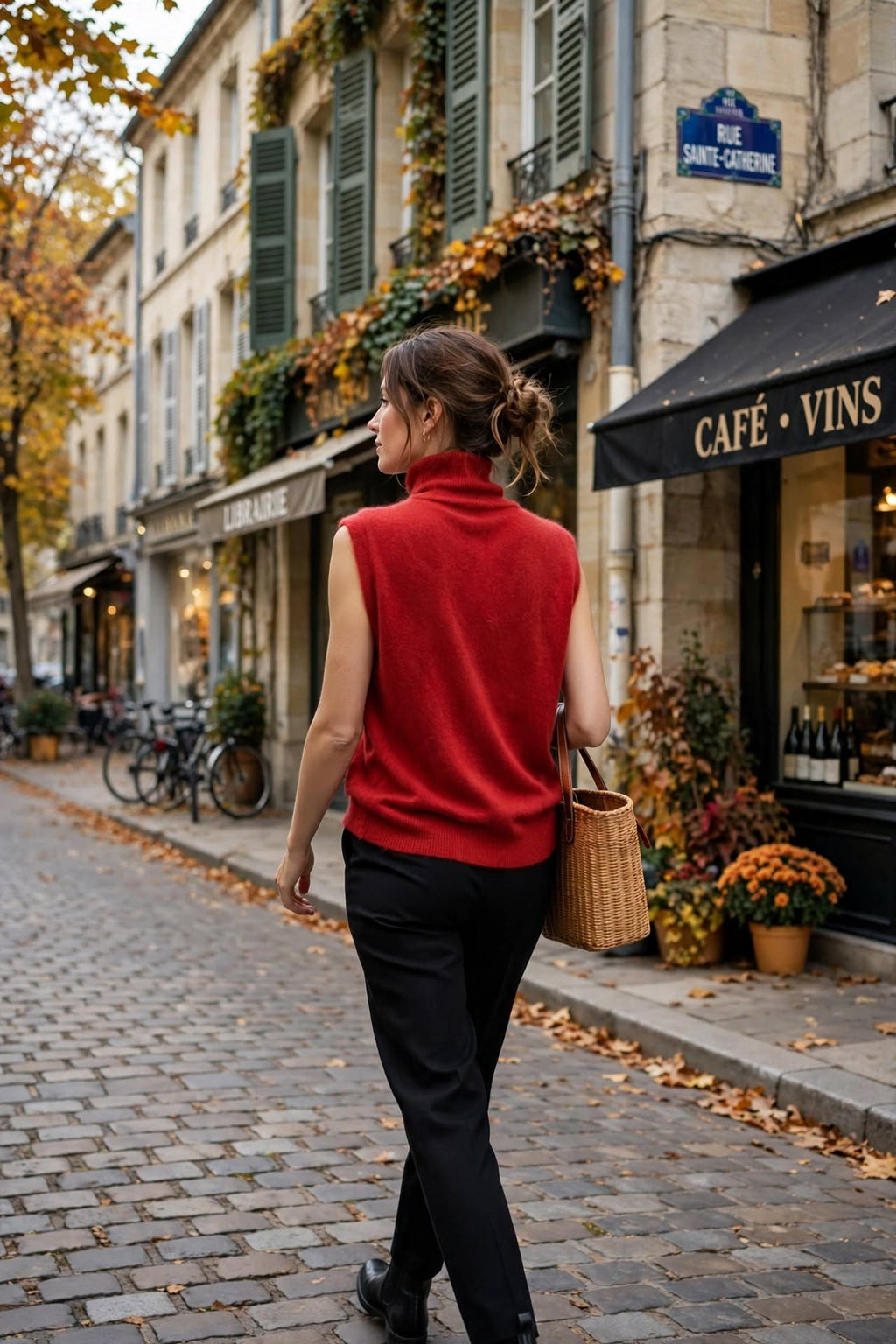 LILLY 13 - Der ärmellose Kuschelpullover in leidenschaftlichem Rot