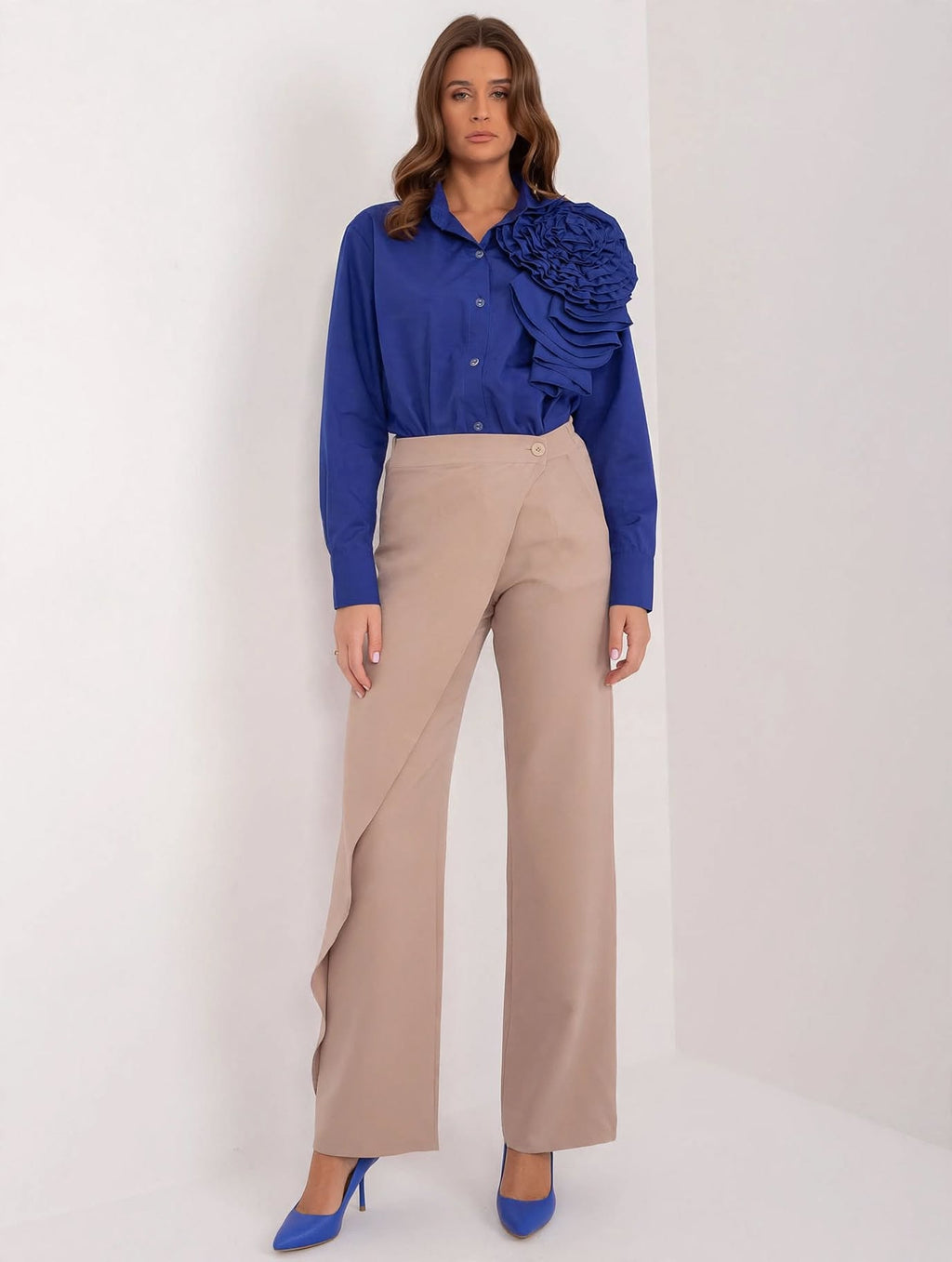 Chemise élégante pour femme en coton bleu à manches longues, modèle Lakerta 196567, boutonnée