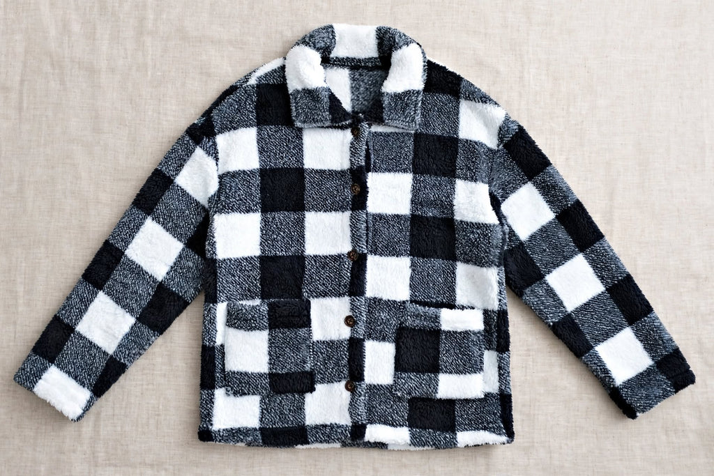 Veste Douillette à Carreaux 'Élégance Urbaine'