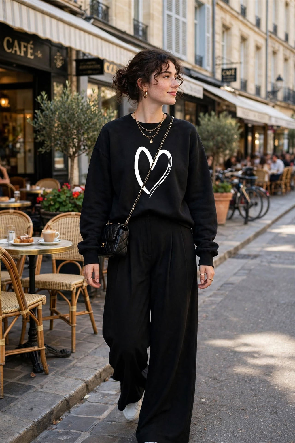 Sweat Oversize 'Cœur Signature' - Noir Élégance