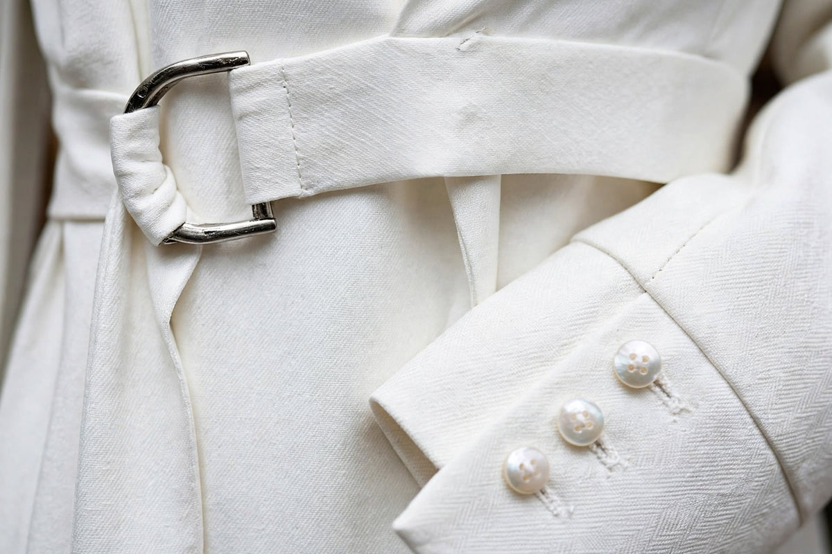 Blazer Crop Asymétrique 'Signature' - Blanc Éclatant
