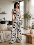 Jumpsuit mit Grafik-Print in Schwarz & Ecru, ärmellos mit V-Ausschnitt.