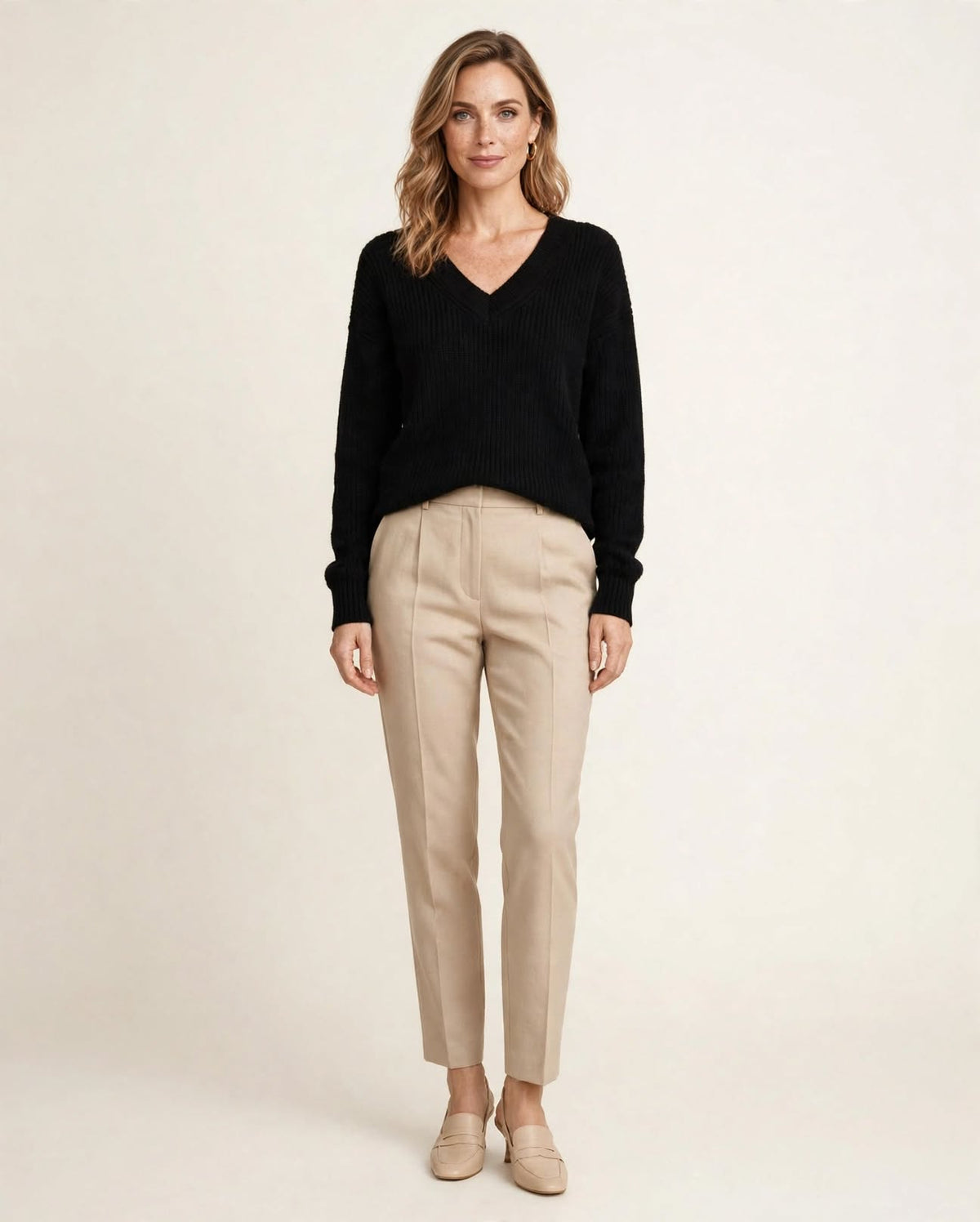 Inès V-Ausschnitt-Pullover – Goldene Knöpfe