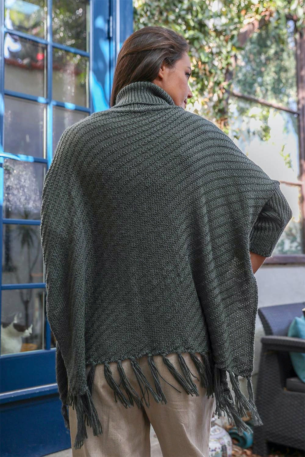 Poncho à col roulé pour temps de pull